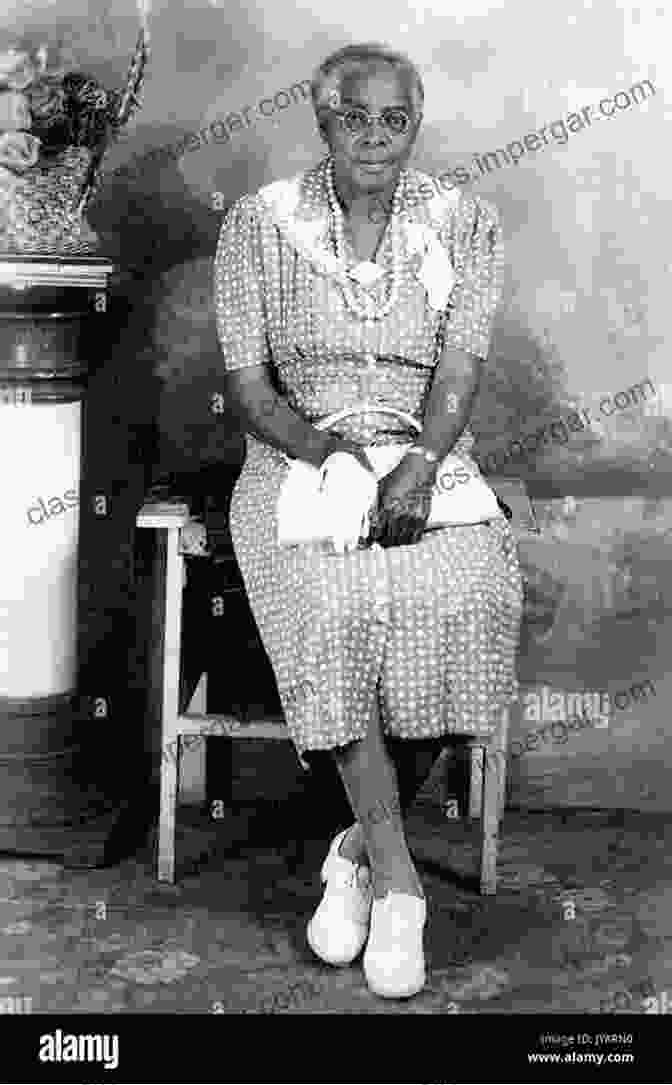 Wilhelmina Alabaster Box, An Elderly African American Woman With A Warm Smile And Kind Eyes, Sits On A Park Bench Surrounded By Her Family Wilhelmina S Alabaster Box: A Daughter S Tribute